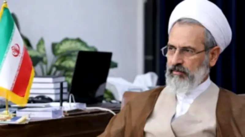 إيران تشكل مجلس قيادة انتقالي بعد شغور منصب المرشد الأعلى بتعيين علي رضا أعرافي