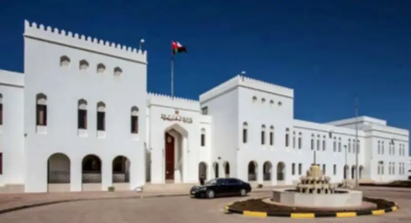 عُمان تدعو إيران لوقف التصعيد والحوار لحل الأزمة الإقليمية