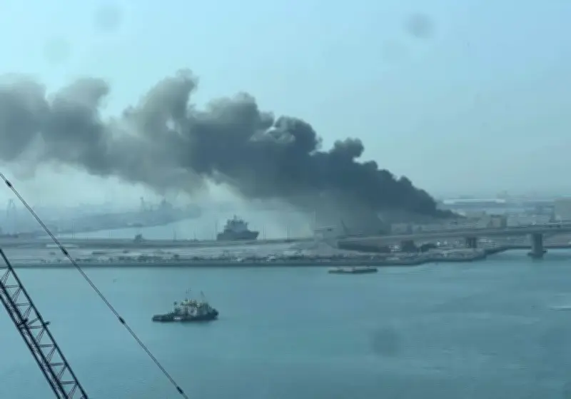 الإمارات تستهدف قاعدة السلام البحرية في أبوظبي بمسيرتين إيرانيتين