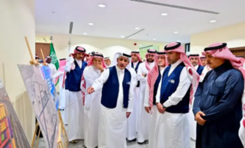 وزير البلديات والإسكان يختتم زيارة ميدانية لجدة لتفقد المشاريع التنموية والخدمات البلدية