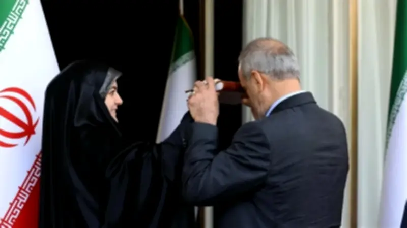 إيران تعيّن آية الله عليرضا عرفي في مجلس القيادة المؤقت بعد وفاة خامنئي