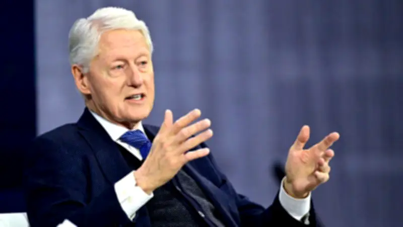 بيل كلينتون يؤكد للكونغرس: لم أكن أعلم بجرائم إبستين