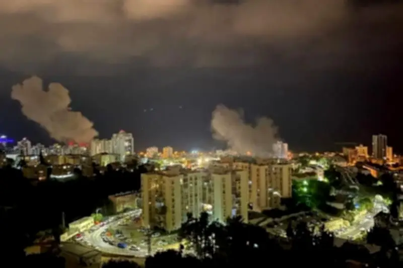 تصعيد عسكري في لبنان: حزب الله يرد على مقتل خامنئي ويستهدف إسرائيل