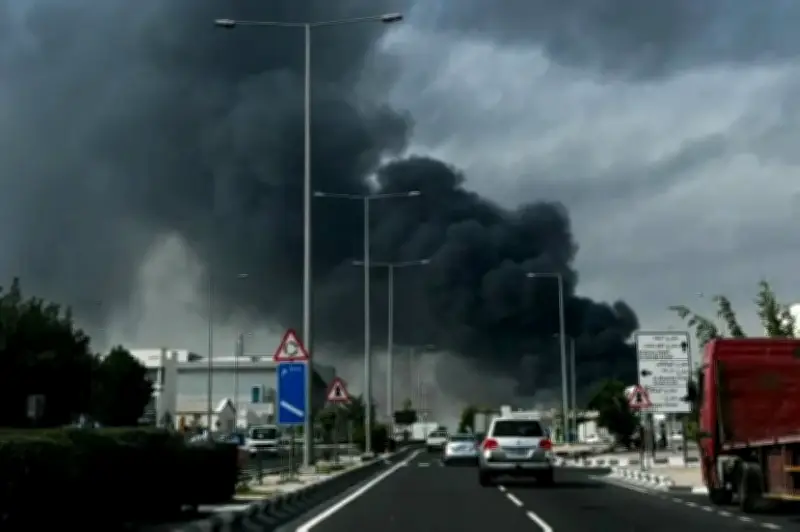 انفجارات تهز مدن الخليج مع تصعيد إيران لردودها على الضربات الأمريكية الإسرائيلية