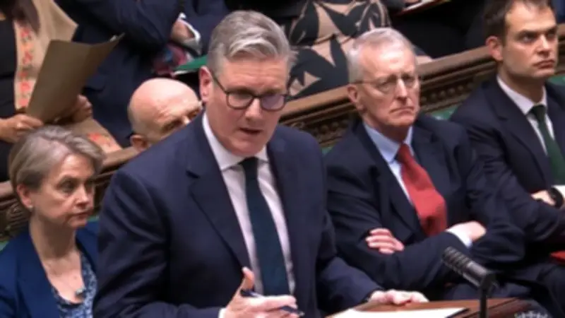 ستارمر يبرر عدم مشاركة بريطانيا في الضربات على إيران ويشكك في خطة ترامب للمرحلة التالية