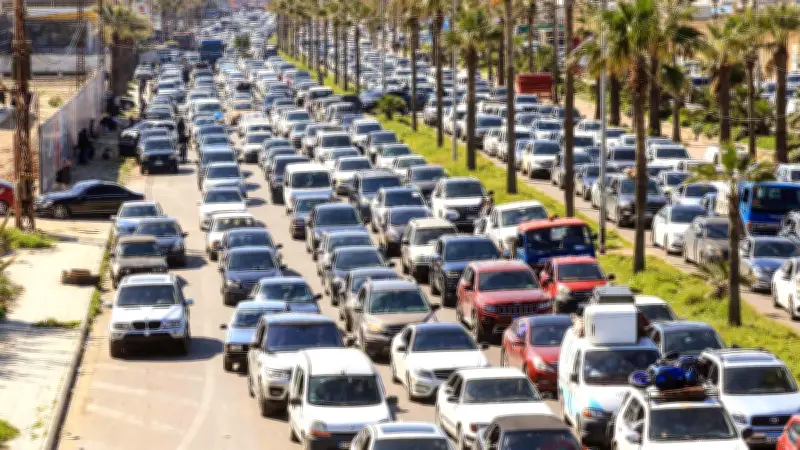 حزب الله يجر لبنان إلى حرب عبثية دفاعًا عن إيران بينما النظام الإيراني يتفرج