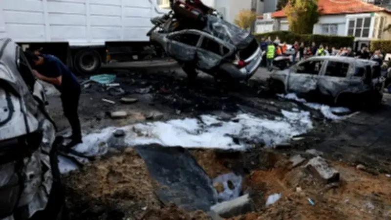 إيران تقصف إسرائيل بالصواريخ وإسرائيل تعلن توسيع ضرباتها داخل طهران