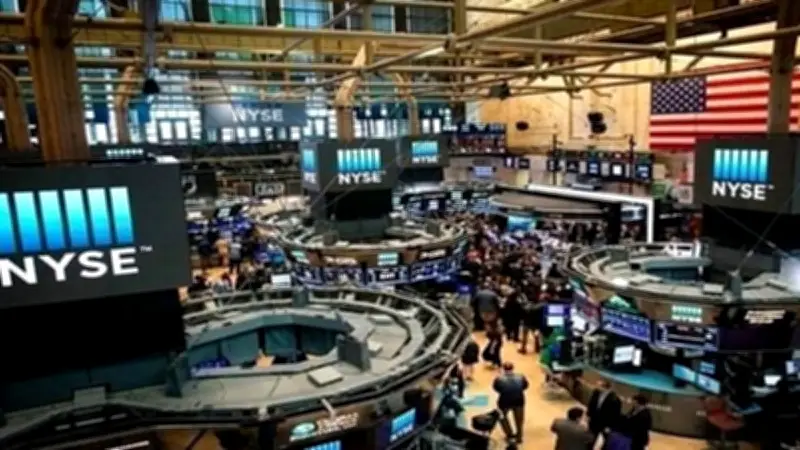 وول ستريت تواصل الخسائر وسط تراجع عالمي وارتفاع حاد لأسعار النفط