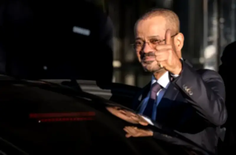 عُمان تجدد دعوتها للدبلوماسية لتهدئة الصراع مع إيران وتؤكد توفر خيارات سياسية