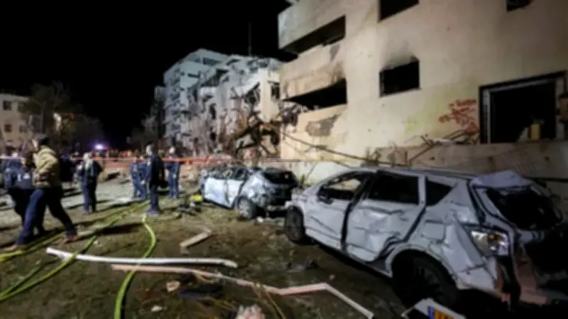 إصابات جديدة في هجمات صاروخية إيرانية تستهدف وسط إسرائيل