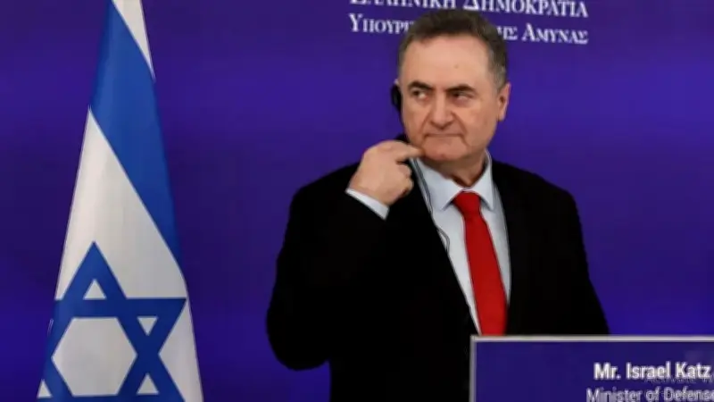 وزير الدفاع الإسرائيلي يهدد بتصفية أي مرشد جديد لإيران في تصعيد للحرب