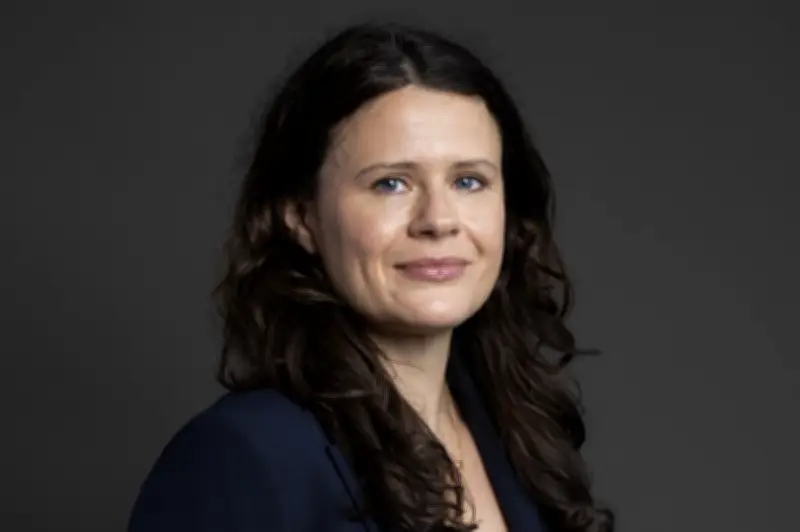 نائبة بريطانية تنفي أي صلة لها باعتقال زوجها بتهمة التجسس لصالح الصين