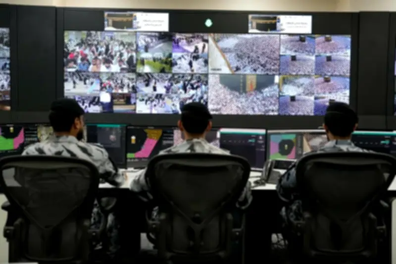 الحرم المكي: إدارة الحشود نموذج سعودي متفرد يجمع بين الروحانية والتقنية المتقدمة