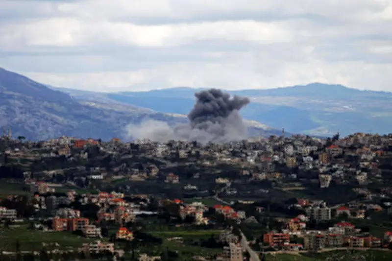 إسرائيل تدرس استهداف بنية تحتية مدنية في لبنان لـ"إجبار الحكومة على لجم حزب الله"