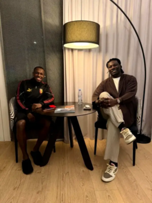 غوميز يزور سعود عبدالحميد في فرنسا ويصفه بـ"فخر السعودية"