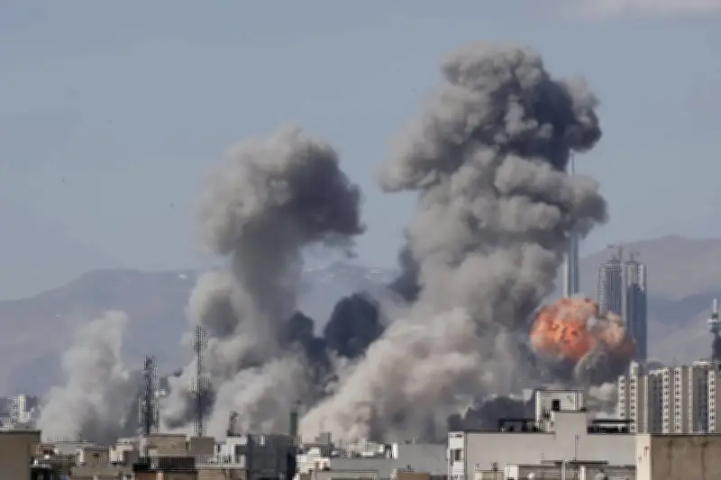 البحرين تعلن إخماد حريق محدود بمصفاة بابكو إنرجيز عقب هجوم صاروخي إيراني