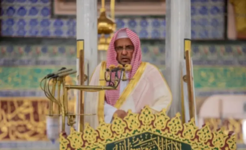 إمام المسجد النبوي يحذر من تضييع العشر الأواخر ويدعو لاغتنام ليلة القدر بالطاعة