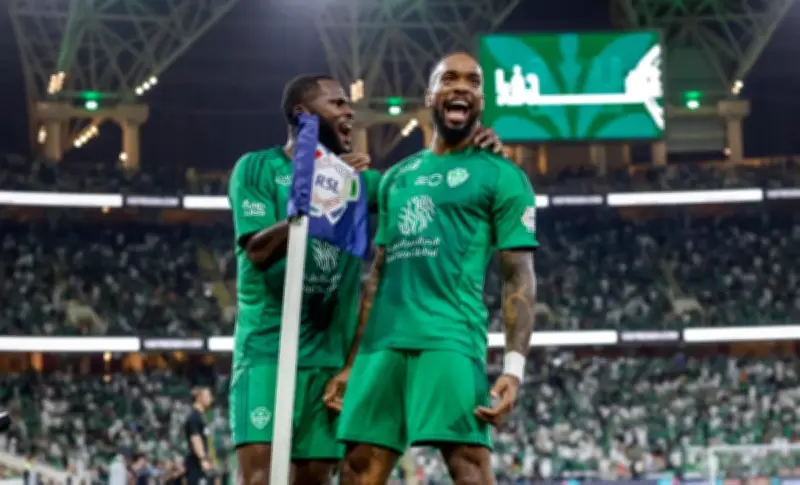 الأهلي يتصدر الدوري السعودي بفوز دراماتيكي على الاتحاد في ديربي جدة