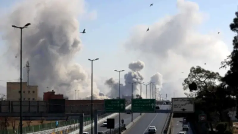 انفجارات عنيفة تهز طهران والجيش الإسرائيلي يعلن شن غارات واسعة النطاق