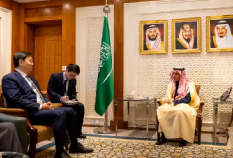 وزير الخارجية السعودي يستقبل المبعوث الصيني الخاص لمناقشة الاستقرار الإقليمي