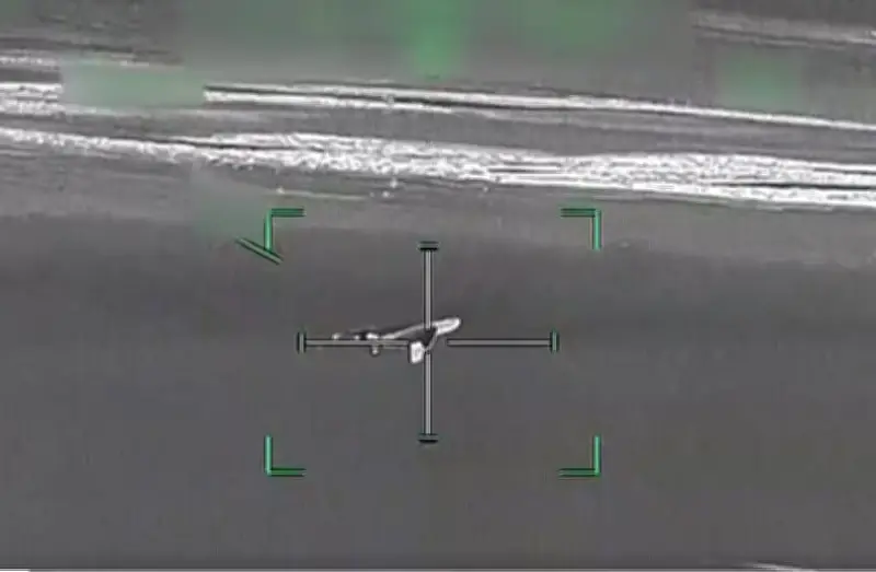 وزارة الدفاع الإماراتية تنشر لقطات لاعتراض وتدمير طائرات مسيّرة إيرانية تستهدف الدولة