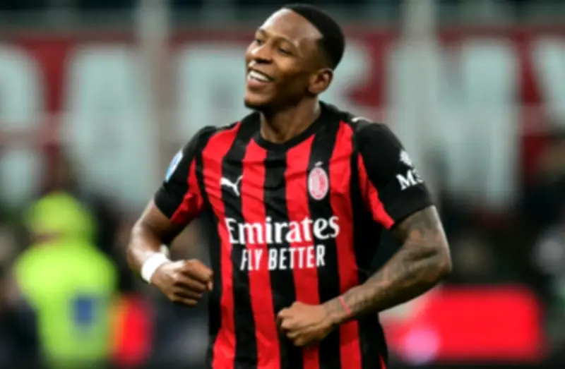 إستوبينيان يقود ميلان للفوز على إنتر في ديربي ميلانو ويقرب الفارق في الدوري الإيطالي