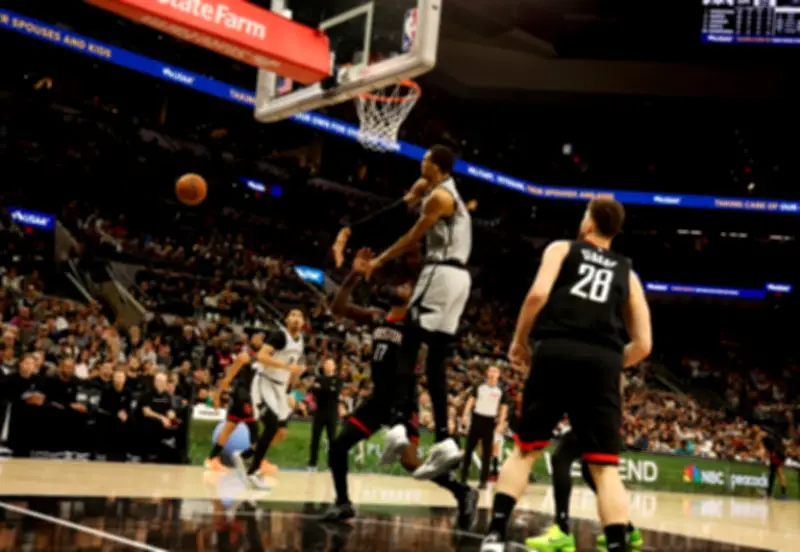 ويمبانياما يتألق مجدداً ويقود سان أنتونيو للفوز بينما ديترويت يخسر للمرة الرابعة في دوري كرة السلة الأميركي