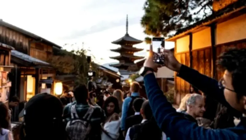 اليابان تواجه أزمة السياحة الخانقة بحلول تكنولوجية ذكية