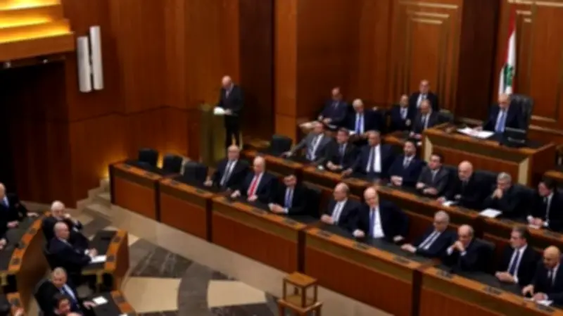 البرلمان اللبناني يمدد ولايته عامين ويؤجل الانتخابات وسط تصاعد الحرب الإقليمية