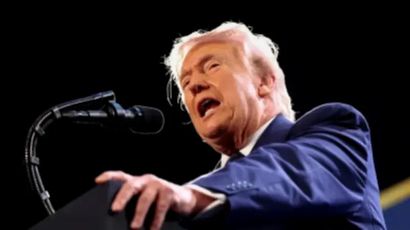 ترامب يتعهد بمواصلة الحرب على إيران حتى الهزيمة الكاملة ويبحث السيطرة على مضيق هرمز