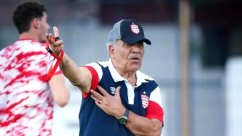 البنزرتي يرد على شائعات استبعاد الصائمين: "كلام فاضي" ويؤكد حرية اللاعبين