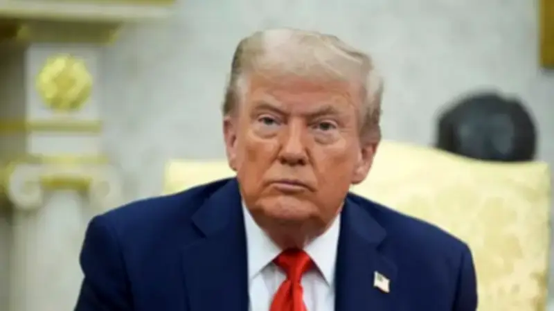 ترامب يحذر إيران: ضربات أمريكية أشد عشرين مرة حال إغلاق مضيق هرمز