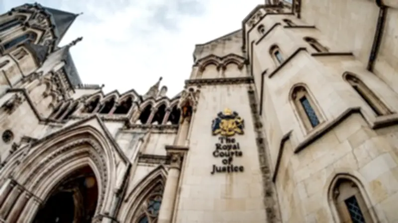 محاكمة تاريخية في لندن: ضابط مخابرات سوري سابق يواجه تهم القتل والتعذيب