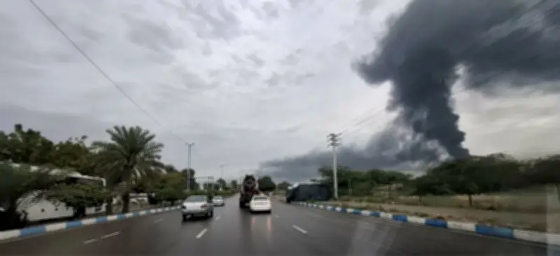 البيت الأبيض يعلن: الجيش الأمريكي يبدأ تفكيك إنتاج الصواريخ الإيرانية ويؤكد على حرية الملاحة في هرمز