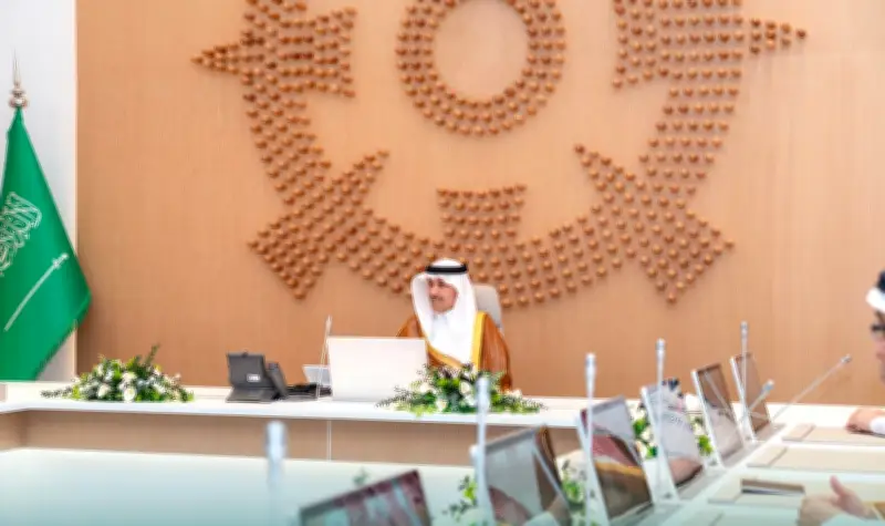 الجاسر يدشن مبادرة المسارات اللوجستية لتعزيز التجارة الإقليمية والدولية عبر الموانئ الغربية