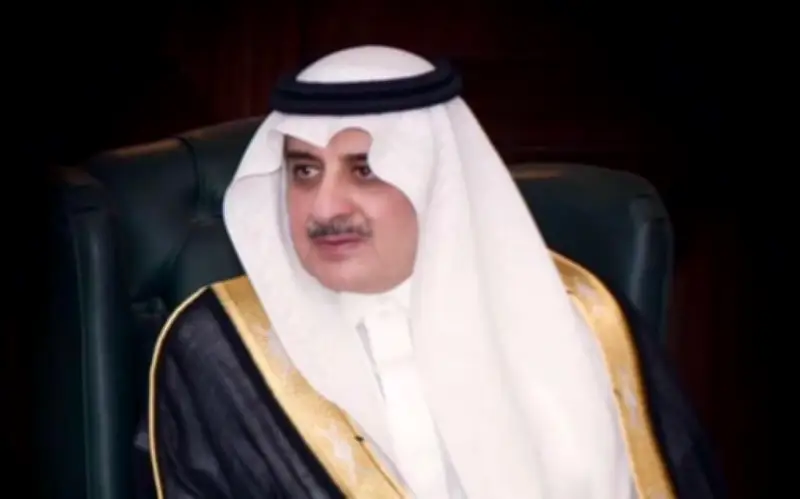 أمير تبوك يوجه باستمرار العمل خلال إجازة عيد الفطر لخدمة المواطنين والمقيمين