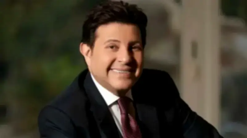 نقابة المهن الموسيقية تعلن سفر هاني شاكر إلى فرنسا لإجراء فحوصات طبية شاملة