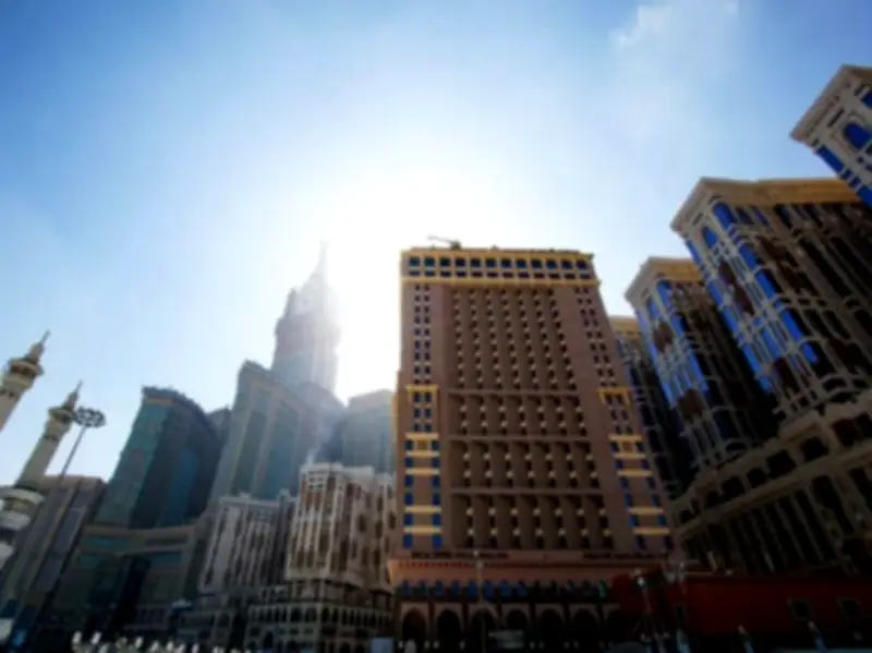 وزارة السياحة تحذر ملاك المباني في مكة والمدينة من تقديم خدمات إيواء للحجاج بدون ترخيص