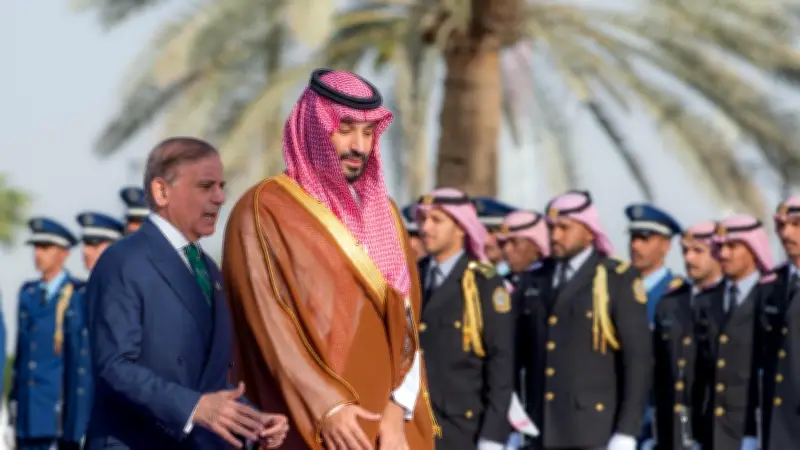 لقاء مرتقب بين ولي العهد السعودي ورئيس وزراء باكستان لبحث التوترات الإقليمية وتعزيز التعاون الدفاعي