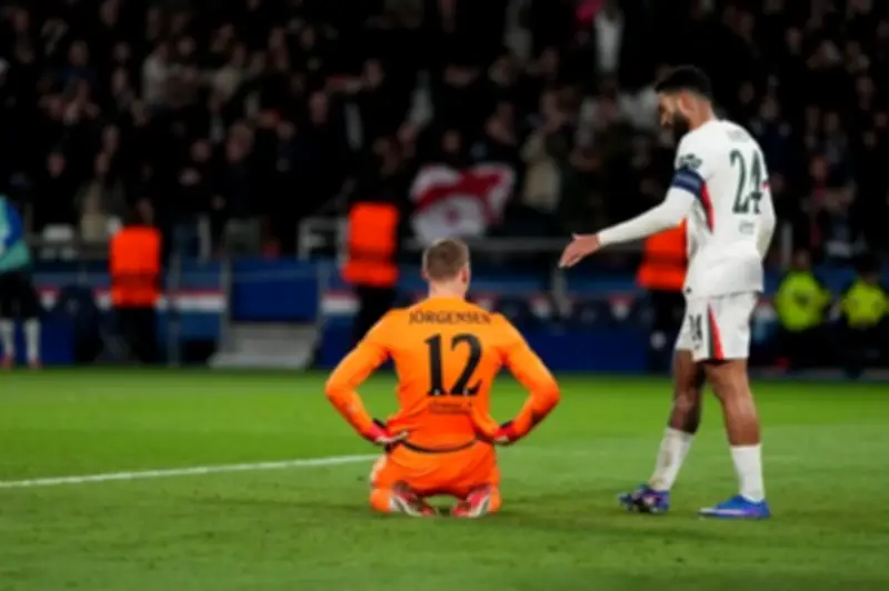 انهيار تشيلسي أمام باريس سان جيرمان: أخطاء فردية وحارس كارثي يهددان مستقبل الفريق