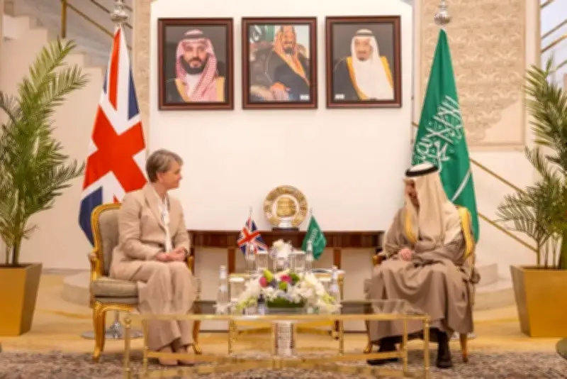 وزير الخارجية السعودي يستقبل نظيره البريطاني في الرياض لمناقشة العلاقات الثنائية والأوضاع الإقليمية