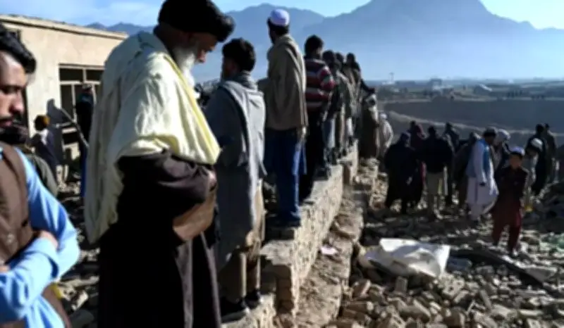 انفجار يستهدف شرطة باكستان في خيبر بختونخوا ويودي بحياة سبعة ضباط