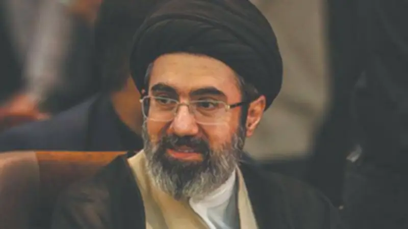 مسؤول إيراني يكشف تفاصيل محاولتين لاغتيال مجتبى خامنئي وسط تصعيد الحرب