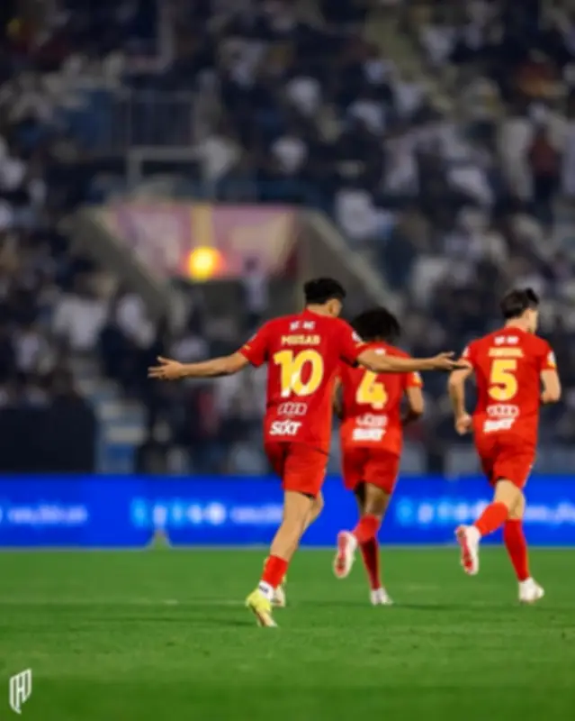 القادسية يقلب الطاولة على الأهلي بثلاثية قاتلة ويشعل صراع الوصافة بدوري روشن