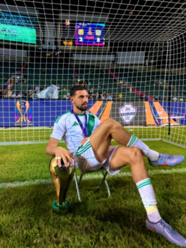 رد مثير من مدافع الأهلي دميرال على تغريدة القادسية بعد فوزها في دوري روشن