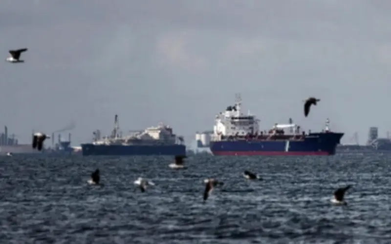 إيران تطرح شرطاً مالياً جديداً لمرور النفط عبر مضيق هرمز: اليوان الصيني بديلاً