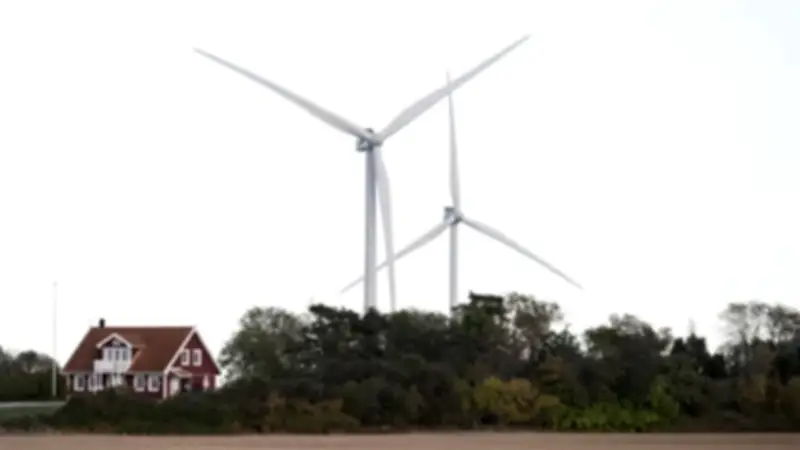 السويد تقدم تعويضات مالية للسكان القريبين من توربينات الرياح لتعزيز الطاقة المتجددة