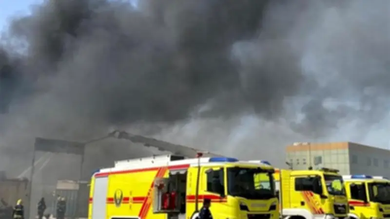 انطلاق حريق في الفجيرة بسبب احتجاج على مسيرة.. والسلطات تتدخل بسرعة