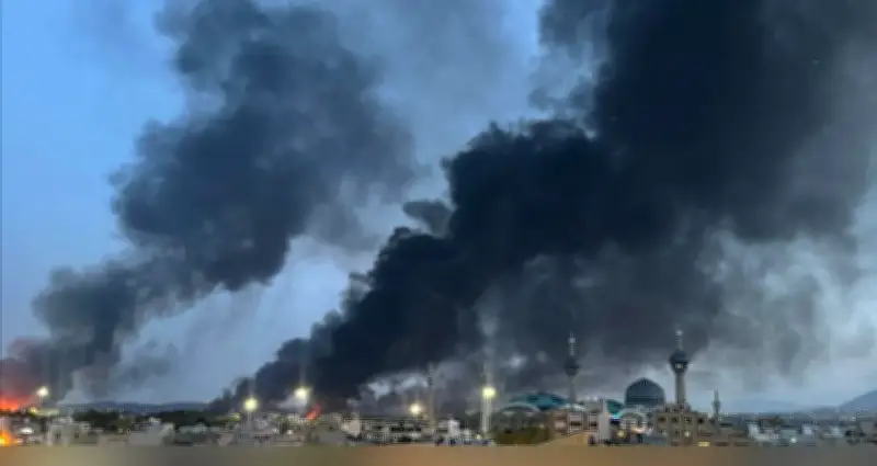 إسرائيل تعلن اغتيال قياديين إيرانيين في طهران.. وبزشكيان يؤكد عزم إعادة الإعمار