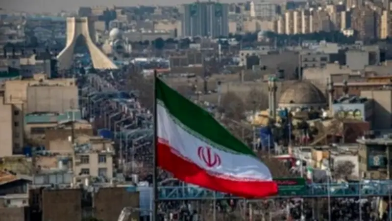 إيران تشدد موقفها وتطالب بوقف هجمات أمريكا وإسرائيل كشرط لوقف إطلاق النار